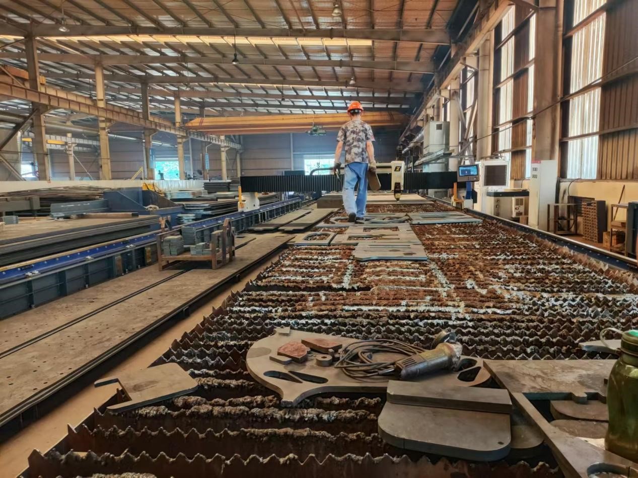 جينان جونزي ليزر جينان جونزي ليزر