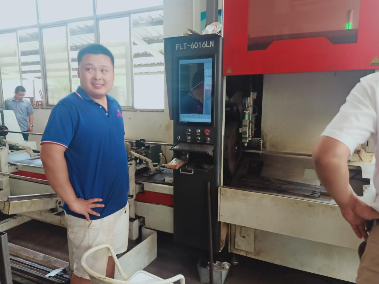 جينان جونزي ليزر جينان جونزي ليزر