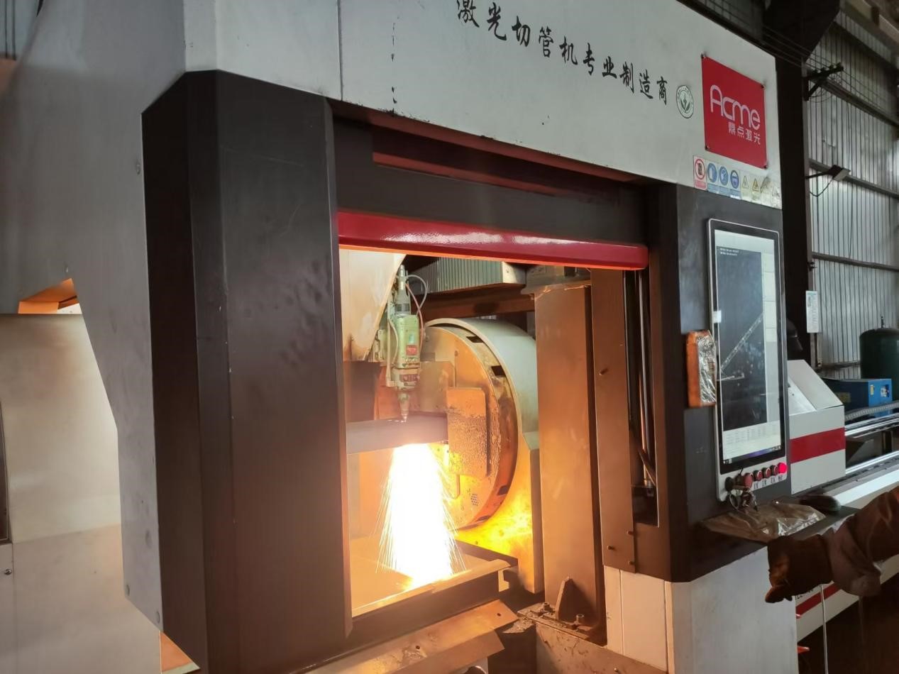 جينان جونزي ليزر جينان جونزي ليزر