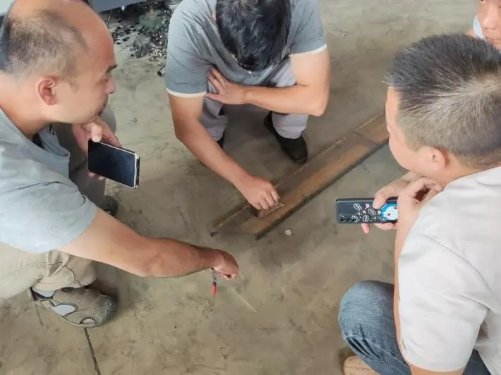 معدات الليزر